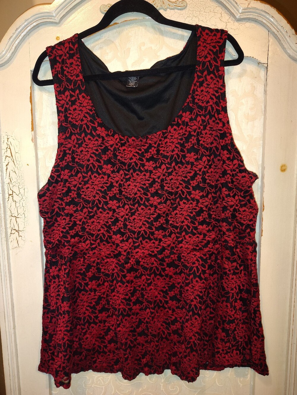 Torrid Size 4 Sleeveless Red Lace Overlay Tank Top - Women's